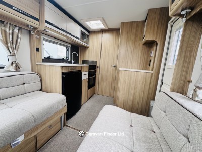Coachman Pastiche 545 2017 (Trade) image 12