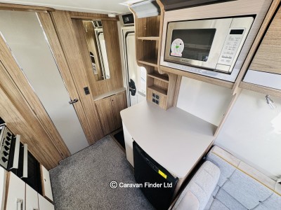 Coachman VIP 460 (Vogue Dealer Special) 2019 (Trade) image 9