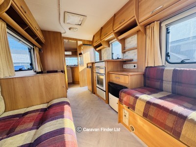 Swift Charisma 560 2002 (Trade) image 12