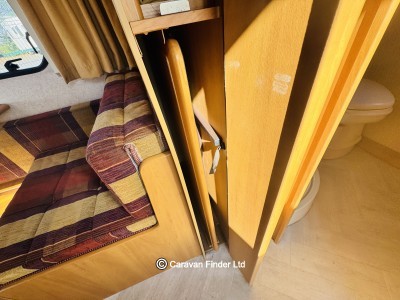 Swift Charisma 560 2002 (Trade) image 8