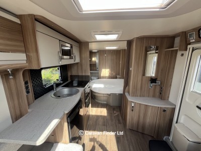 Swift Challenger X 880 2021 (Trade) image 6