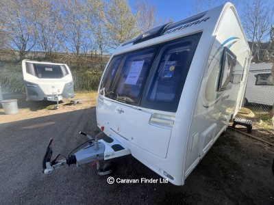 Used Lunar Quasar 462 2018 touring caravan Image