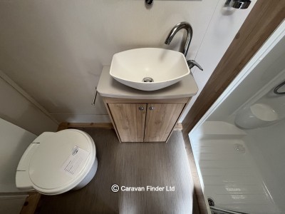 Elddis Xplore 574 2017 (Trade) image 11