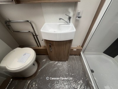 Coachman VIP Vogue 565 2017 (Trade) image 10