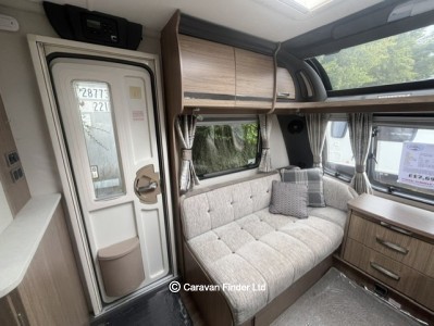 Coachman VIP Vogue 565 2017 (Trade) image 5