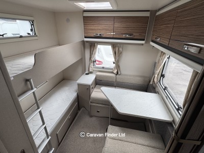 Swift Challenger 590 