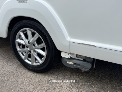 Swift Challenger 590 