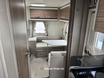 Swift Challenger 590 