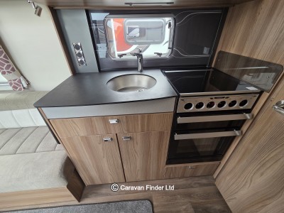 Swift Conqueror 650 2018 (Trade) image 7