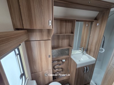 Coachman Conqueror 580 2018 (Trade) image 12