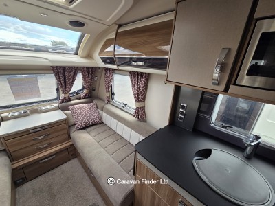 Coachman Conqueror 580 2018 (Trade) image 3