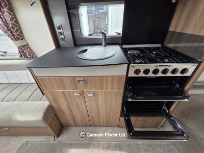 Coachman Conqueror 580 2018 (Trade) image 7