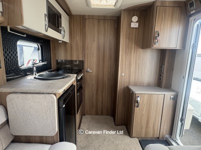 Swift Challenger 560 