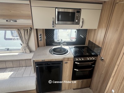 Swift Challenger 560 