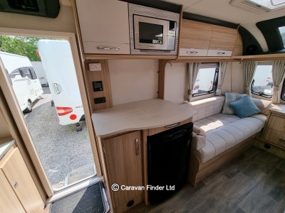 Coachman Vision 450 ( Dealer Special Avocet) 2017 (Trade) image 9