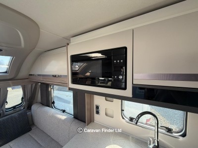 Swift Conqueror 645 2026 (Trade) image 3