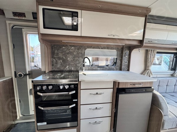 Coachman VIP 520 2025