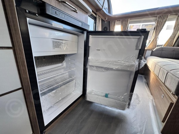 Coachman VIP 520 2025