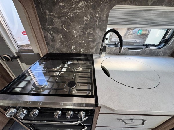 Coachman VIP 520 2025