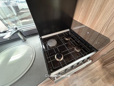 Swift Conqueror 560 2017 (Trade) image 12