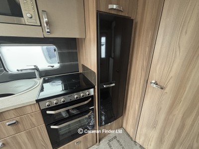 Swift Fairway Platinum 480 2018 (Trade) image 9