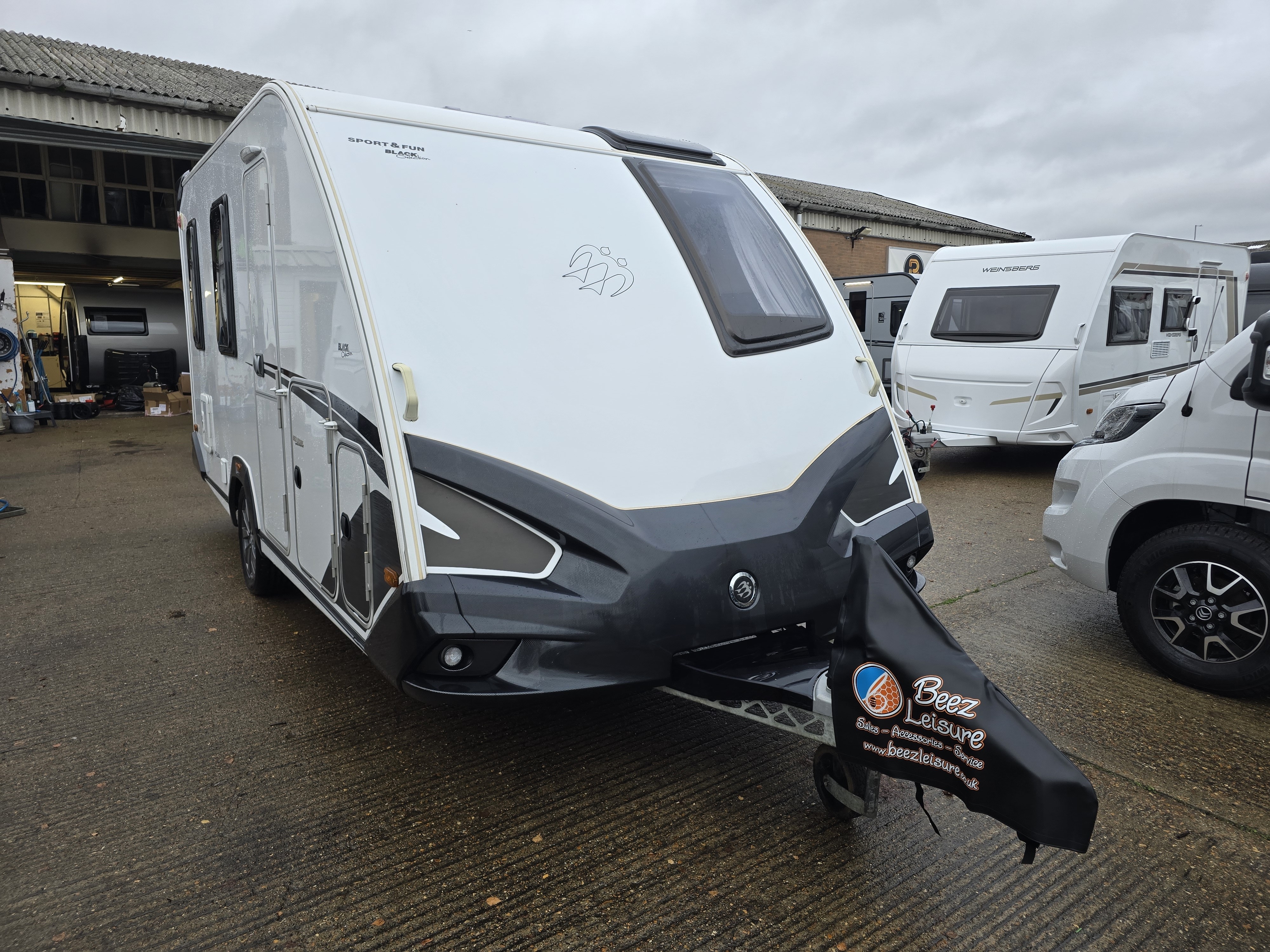 Knaus Sport & Fun Black 2020