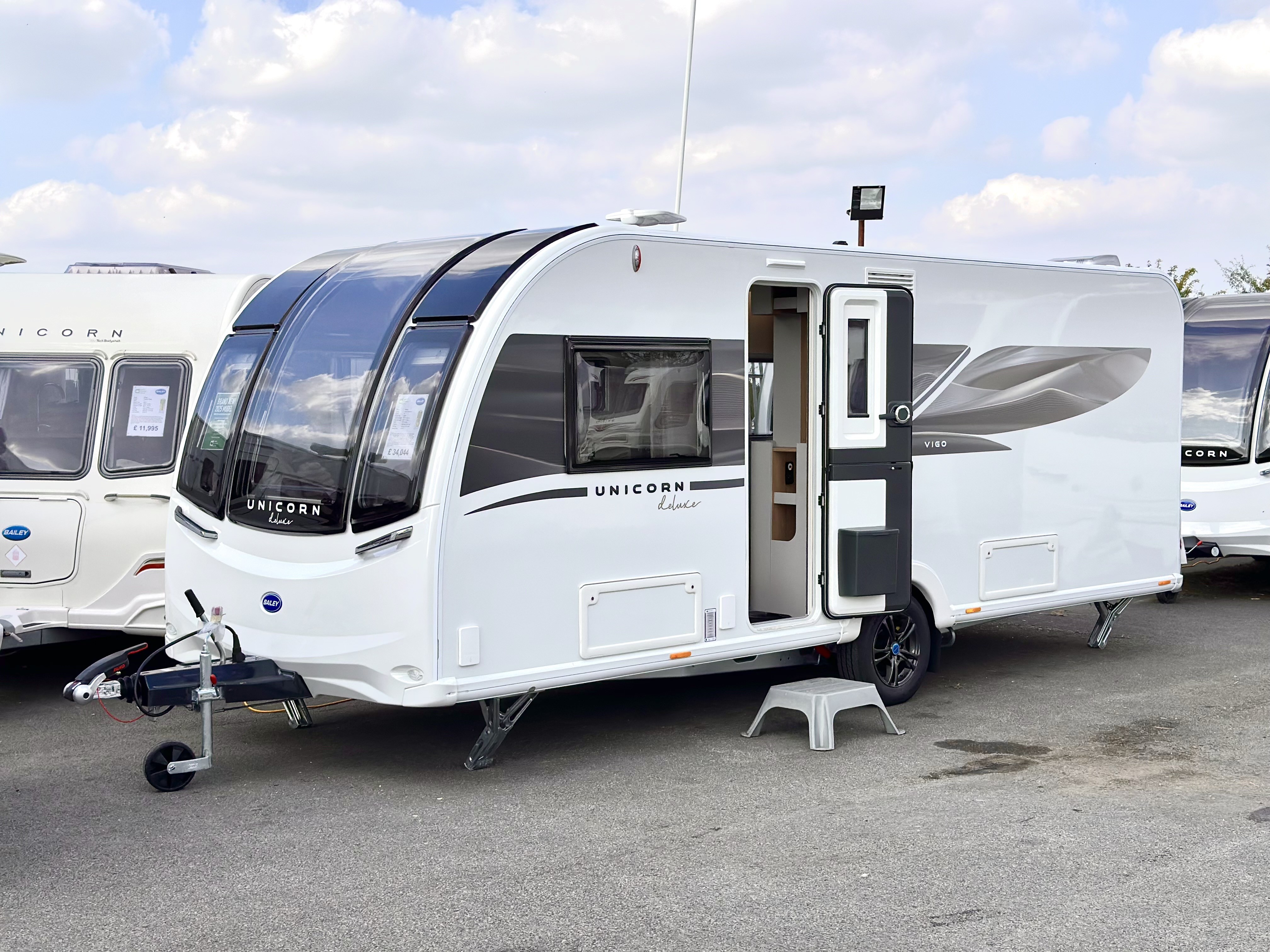 Bailey Unicorn Deluxe Vigo 2026
