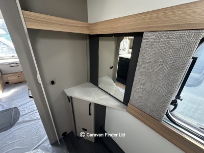 Bailey Phoenix Black Edition 644 2026 (Trade) image 6