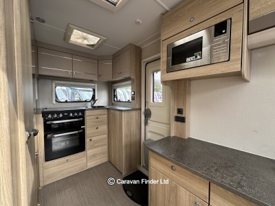 Elddis Chatsworth 462 2018 (Trade) image 5