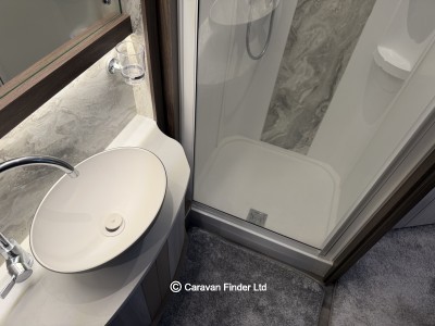 Coachman Lusso 1 2022 (Trade) image 12