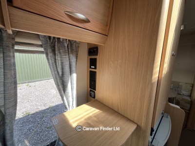 Elddis Xplore 304 2011 (Trade) image 9