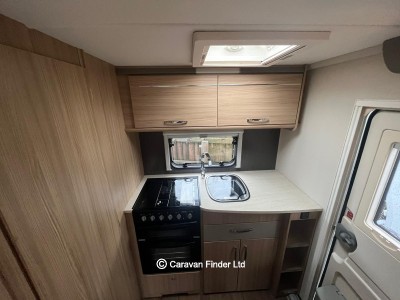 Coachman Vision 380 2016 (Trade) image 10