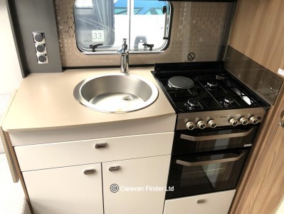 Swift Conqueror 560 2022 (Trade) image 8