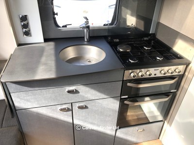 Sterling Elite 560 2016 (Trade) image 7