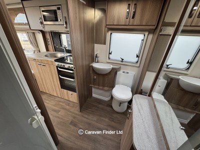 Swift Fairway Platinum 850 2020 (Trade) image 11