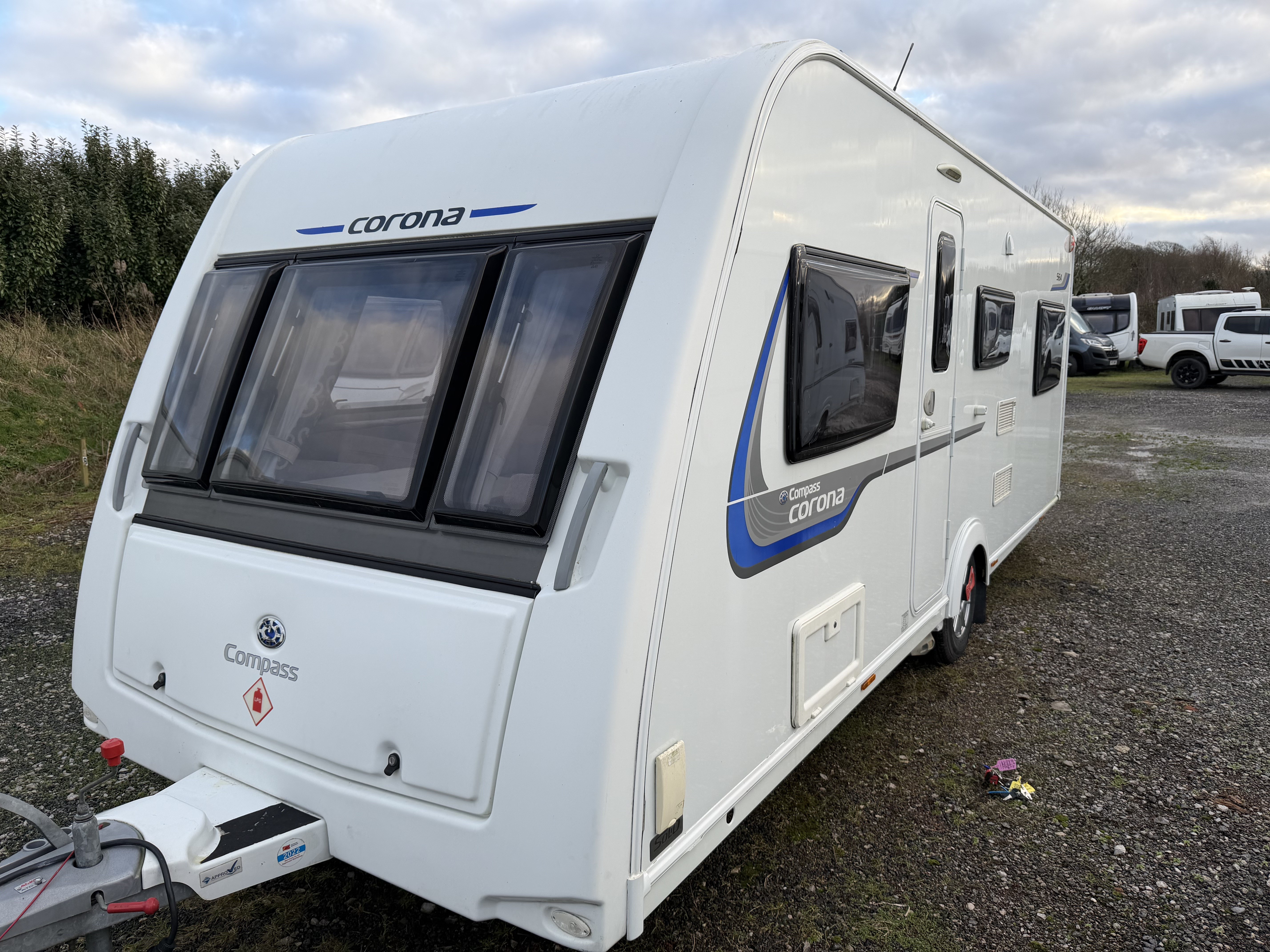 Compass Corona 564 2015