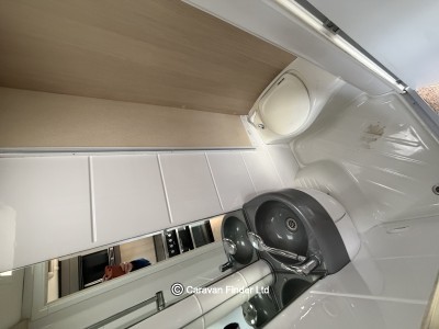 Sterling Europa 565 LUX 2010 (Trade) image 7