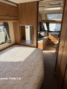Swift Challenger Hi-Style 554 2012 (Trade) image 11